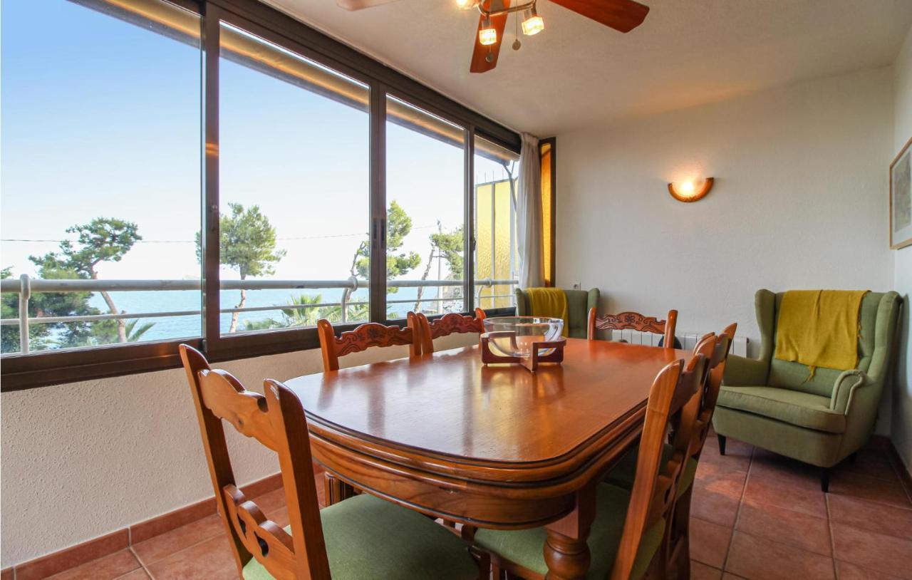 Three-bedroom In Appartement